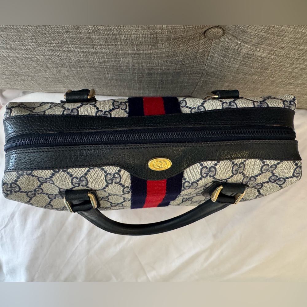 Gucci Blue and Red Crossbody Bag with Signature Style - Picture 7 of 16